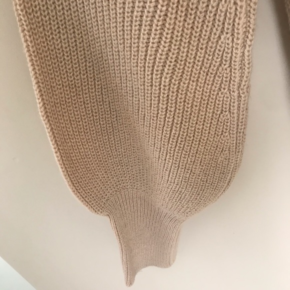 Sweater with back cutouts - Picture 3 of 3